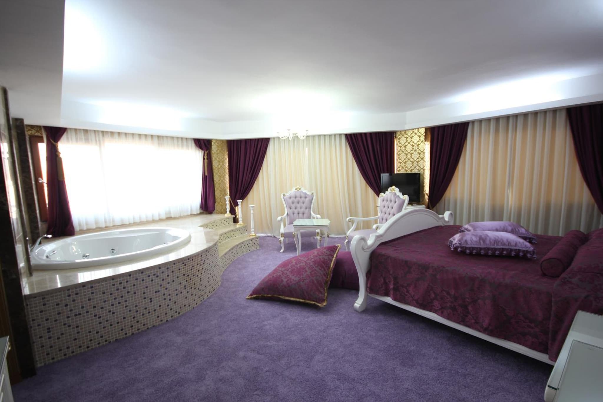 Grand Corner Boutique Hotel - Image 1