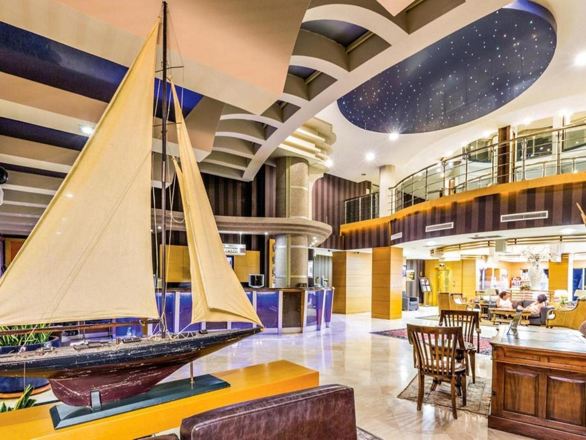 Grand Cettia Hotel - Image 2