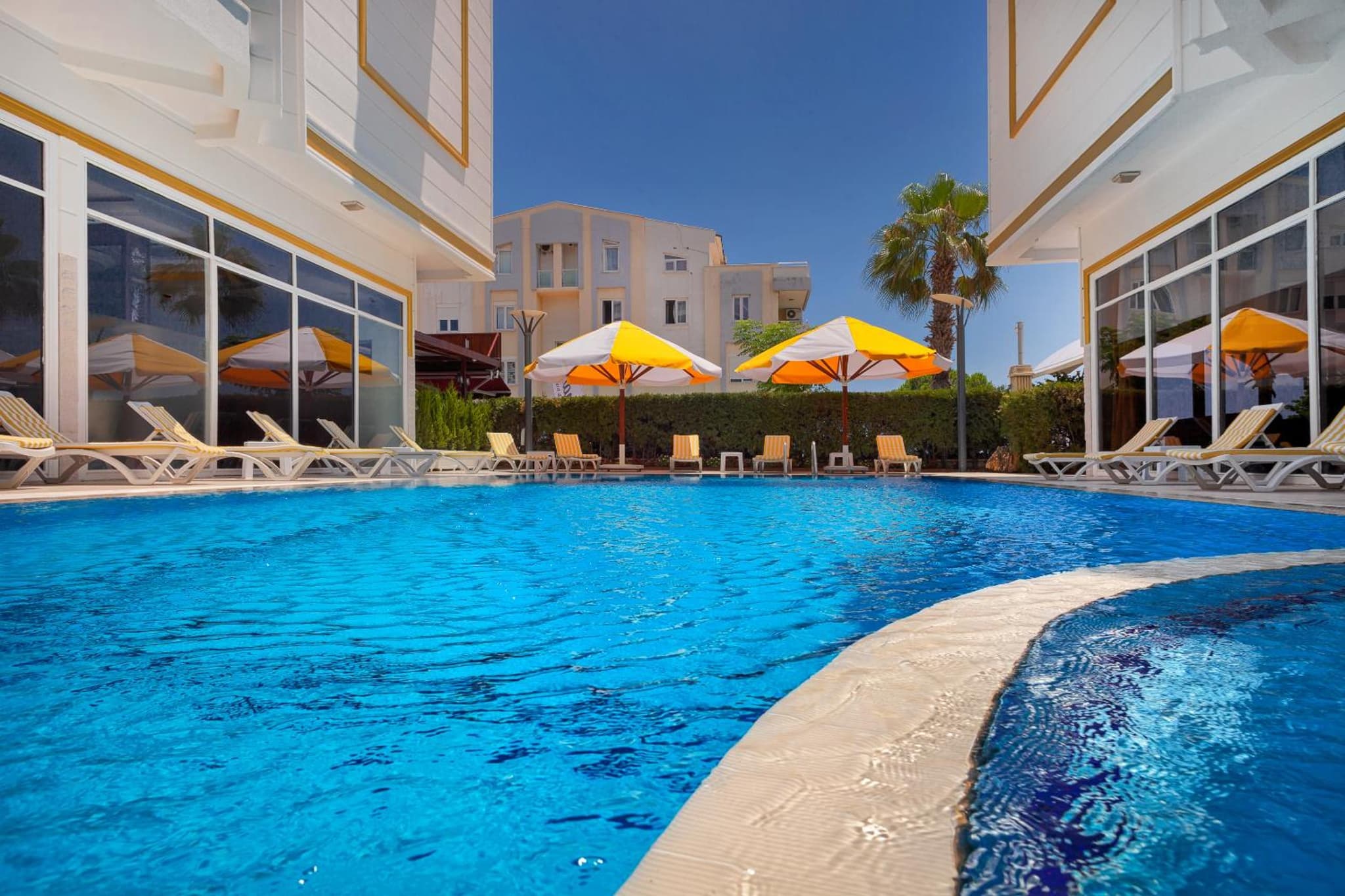 Golden Orange Hotel - Image 2