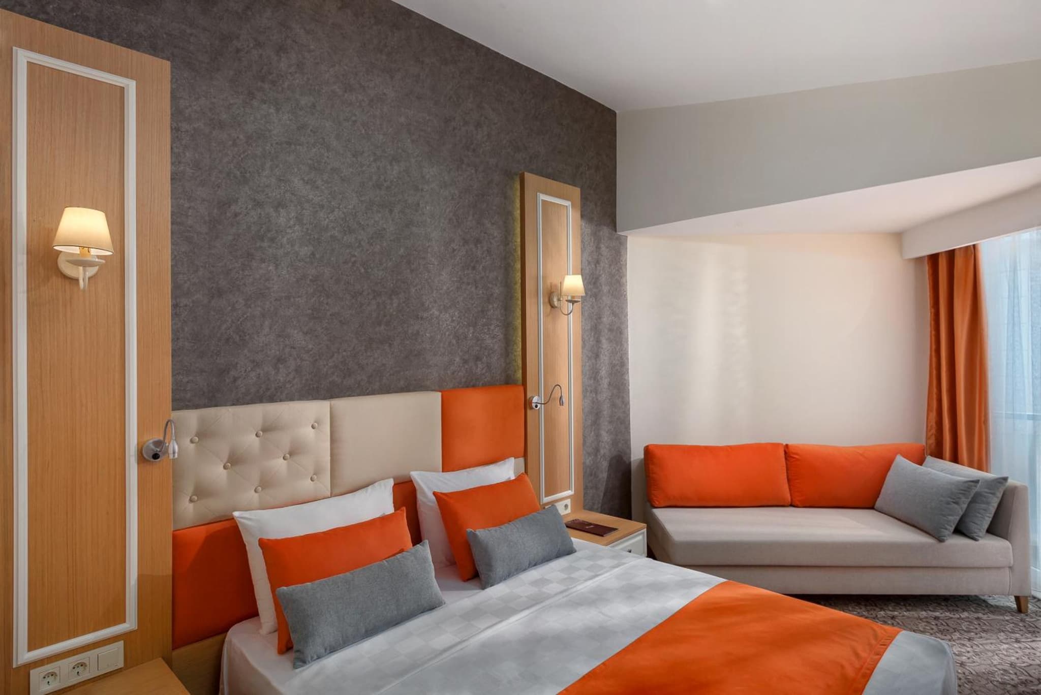 Golden Orange Hotel - Image 1