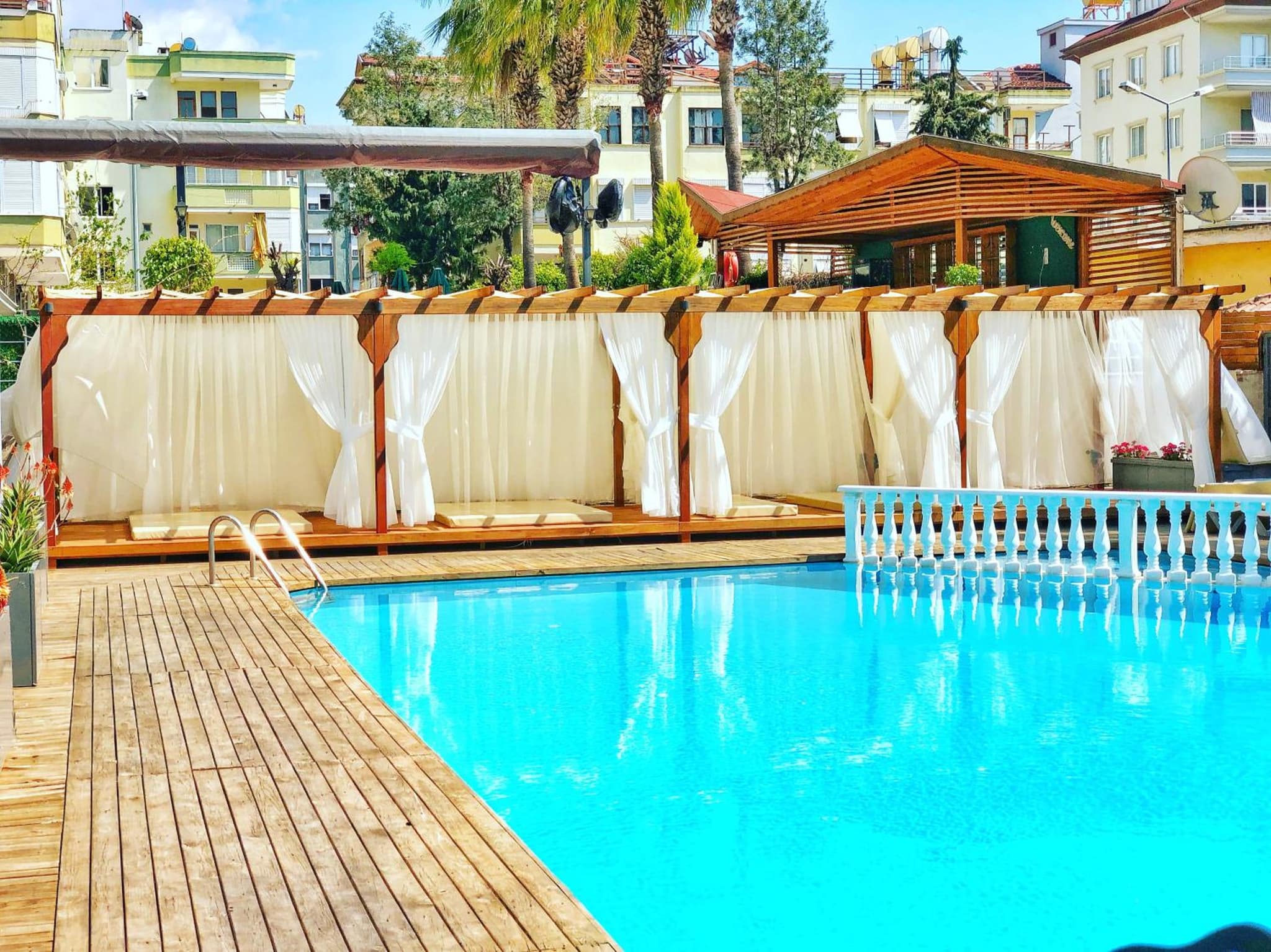 HMA Hotel & Suites - Image 3