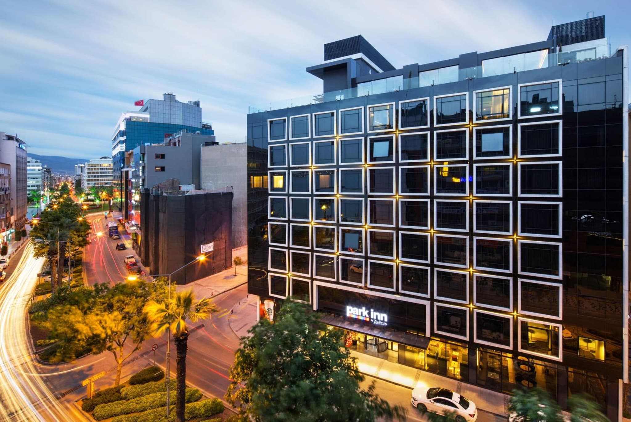 Park Inn by Radisson İzmir - Image 1