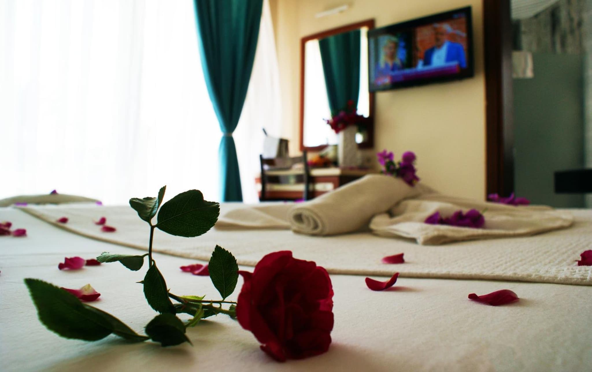 Kemer Hotel - Image 1