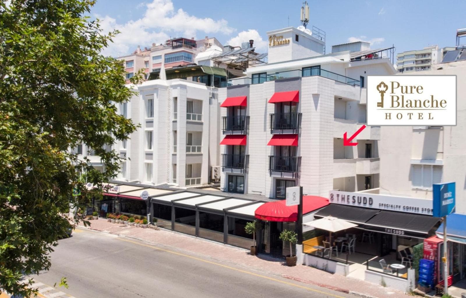 Pure Blanche Hotel - Image 1