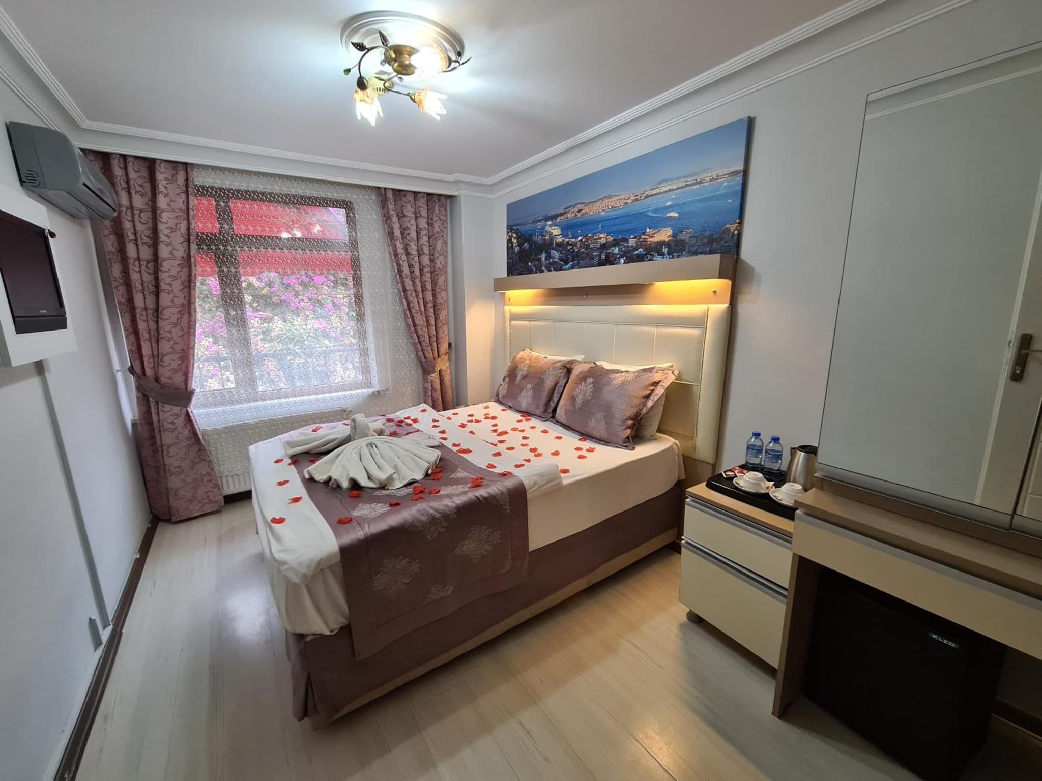 Oceans 7 Hotel - Image 3