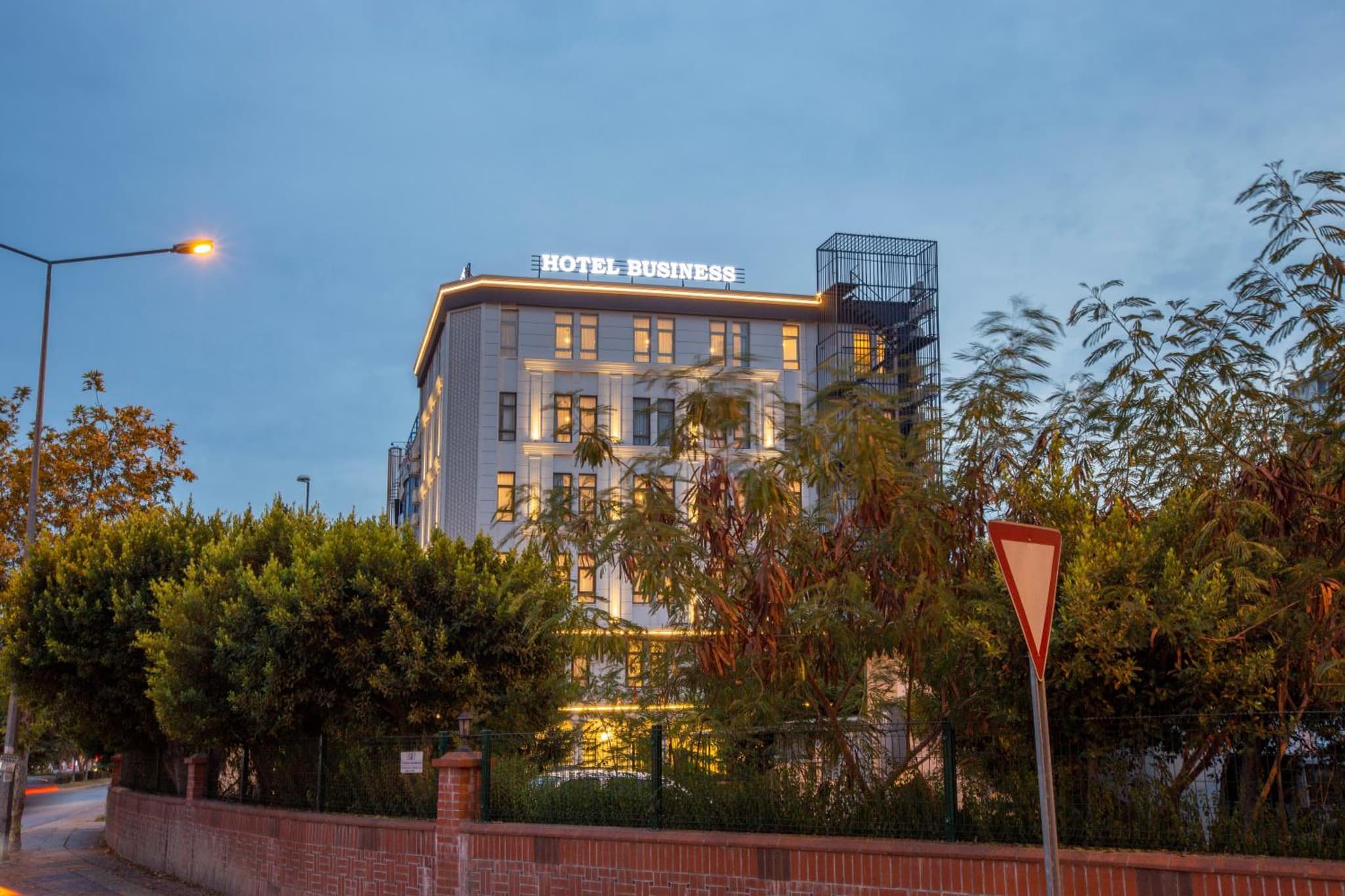 Antalya Business Otel - Image 3