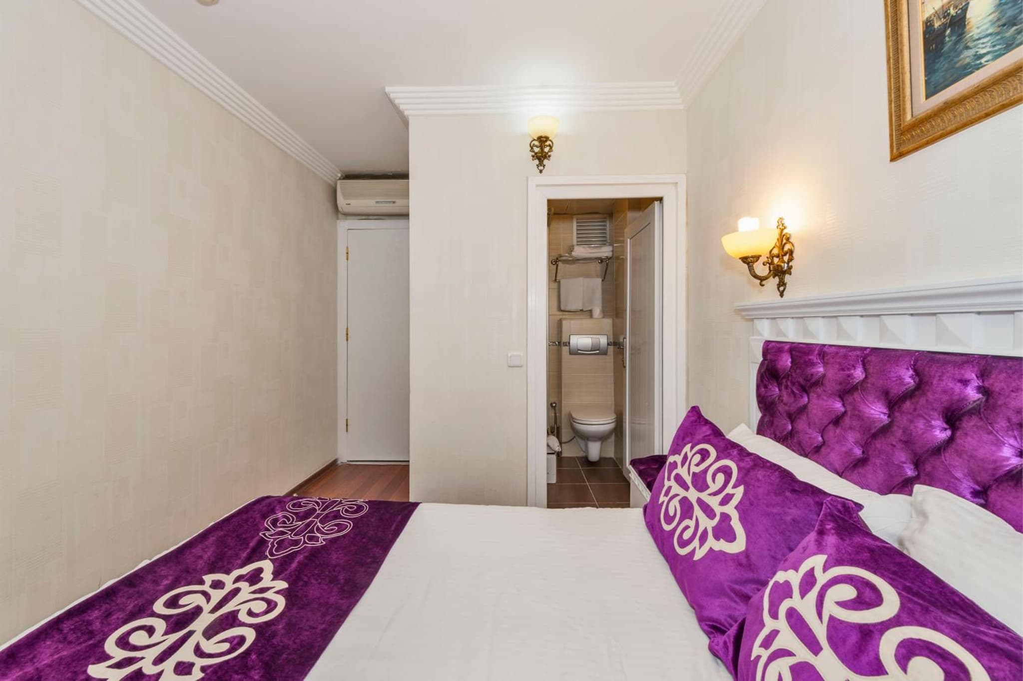 Istanbul Holiday Hotel - Image 4