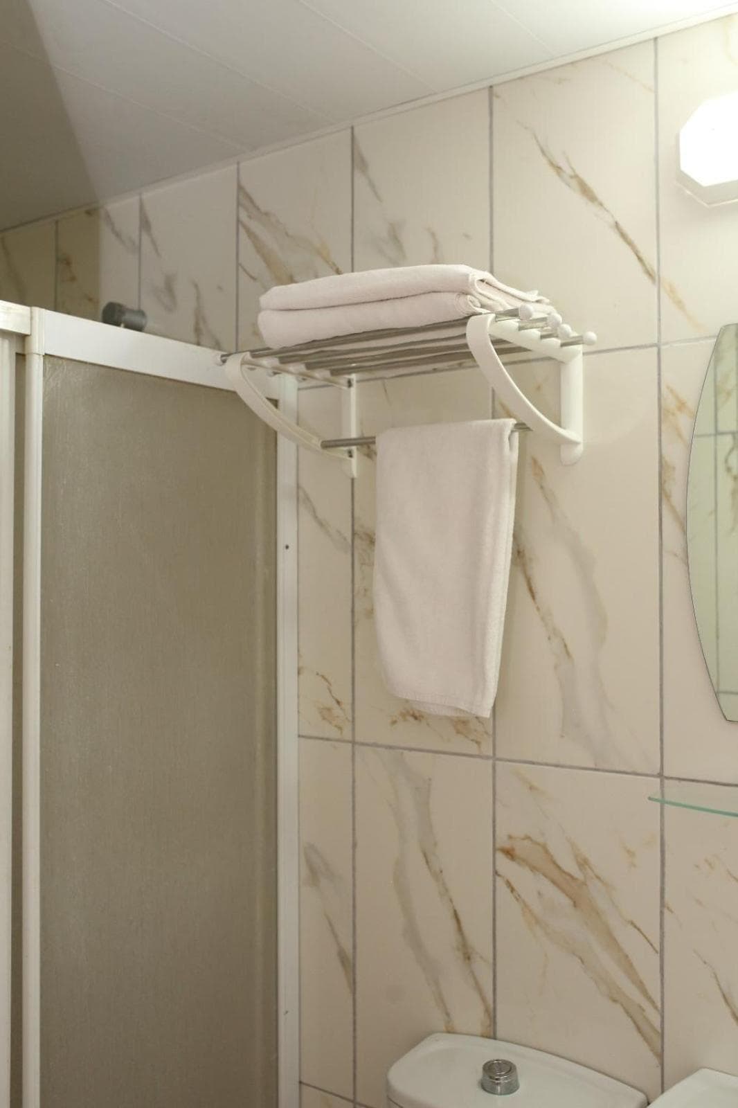Özhan Hotel - Image 2