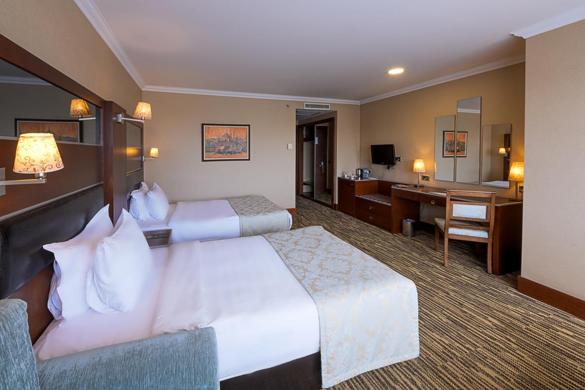 Dream Hill Business Deluxe Hotel Asia - Image 3