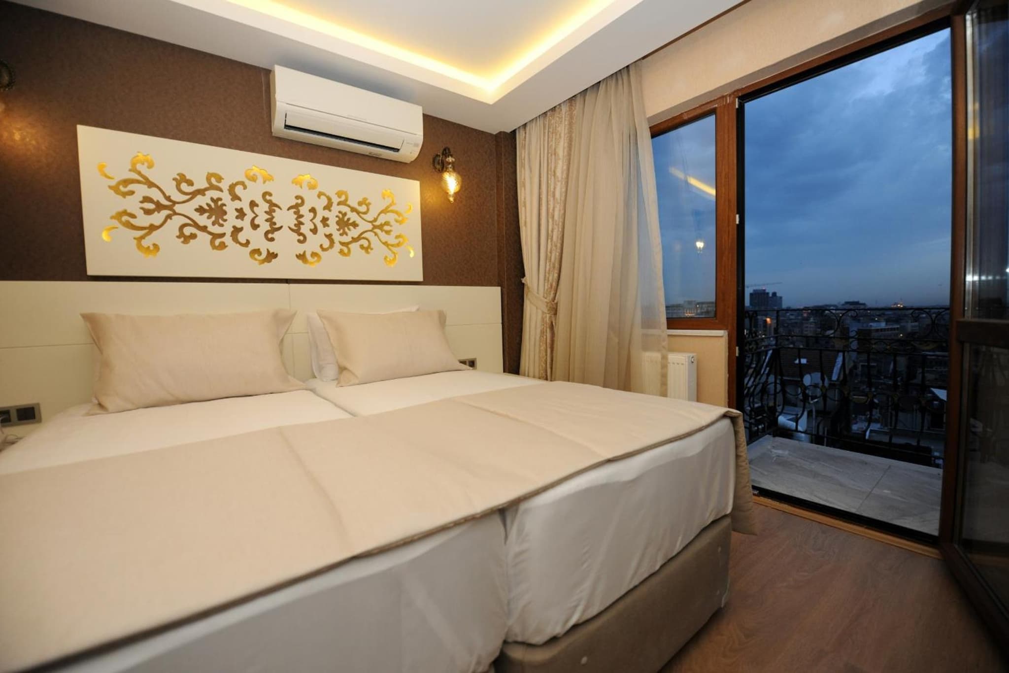 Rooms Inn Taxim - Image 2
