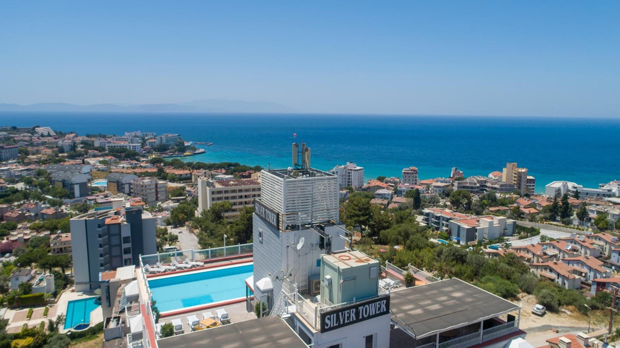 Silver Tower Residence - Image 1