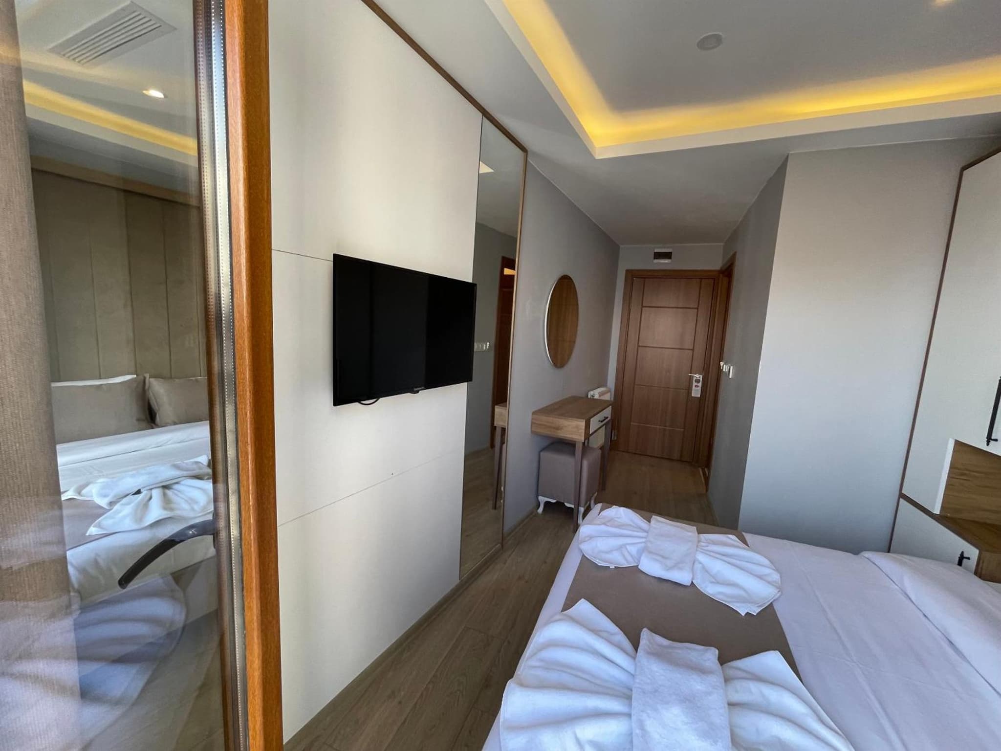 Zem Hotel - Image 1