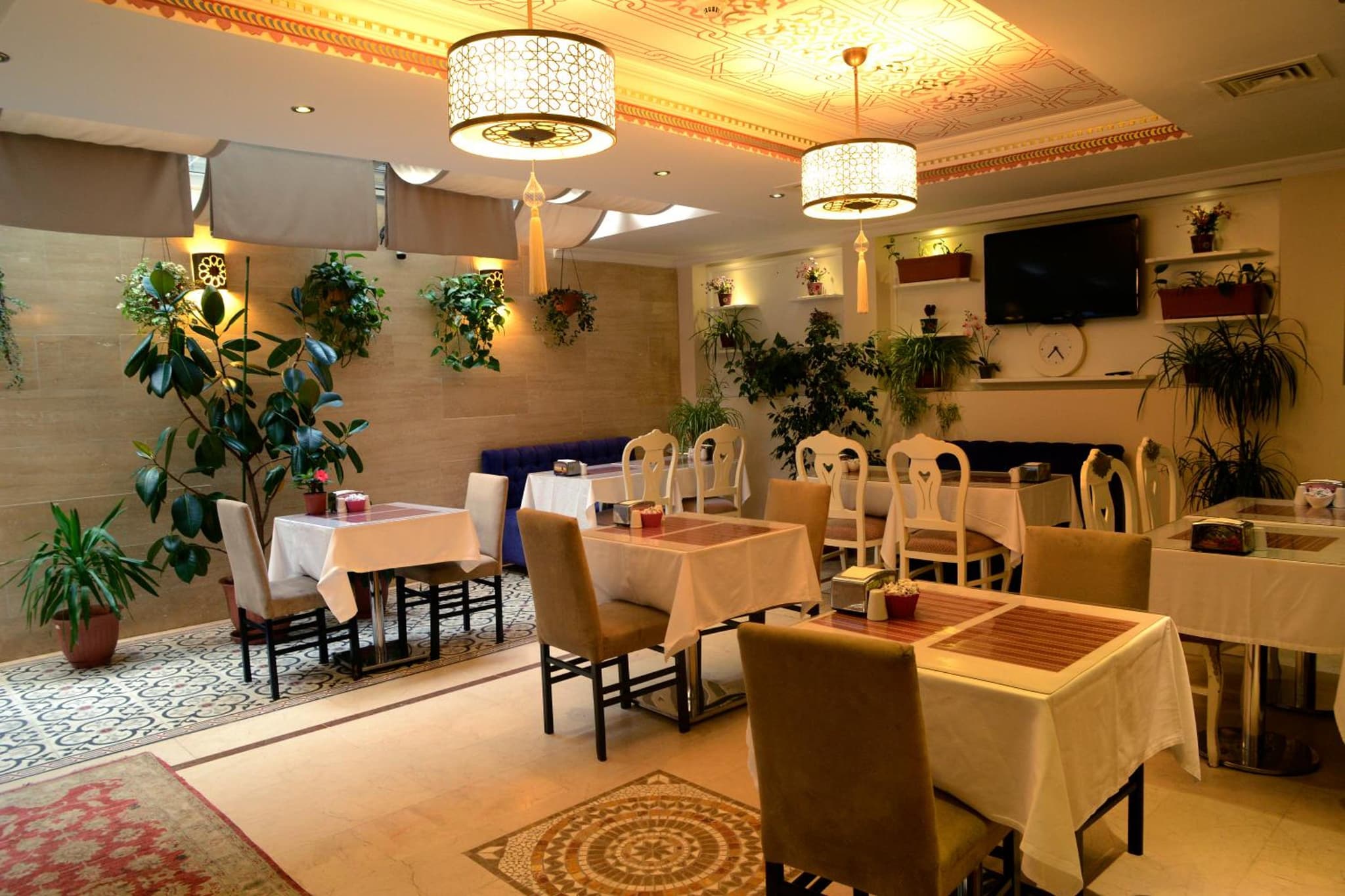 Sultans Royal Hotel - Image 3