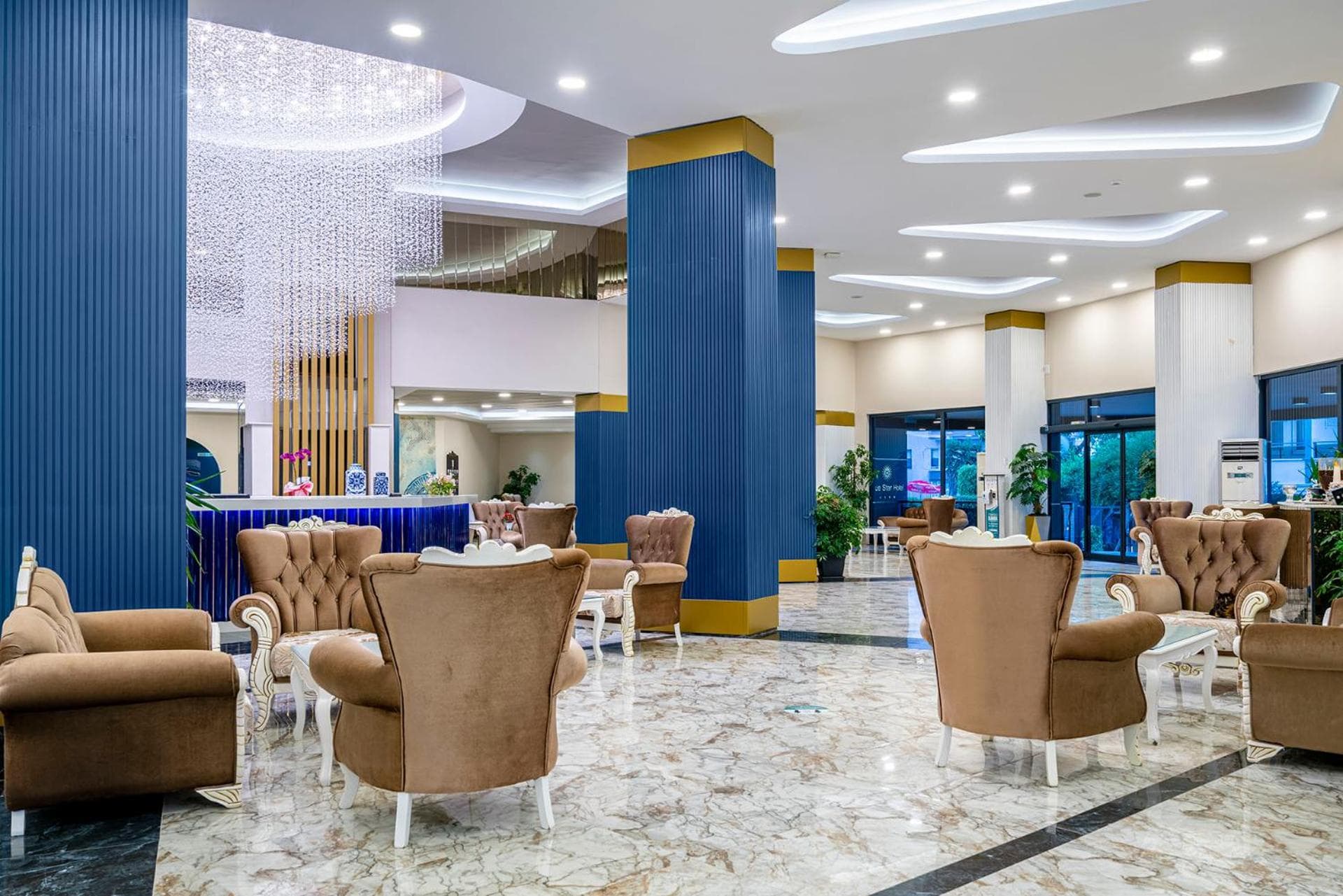 Blue Star Hotel - Image 4