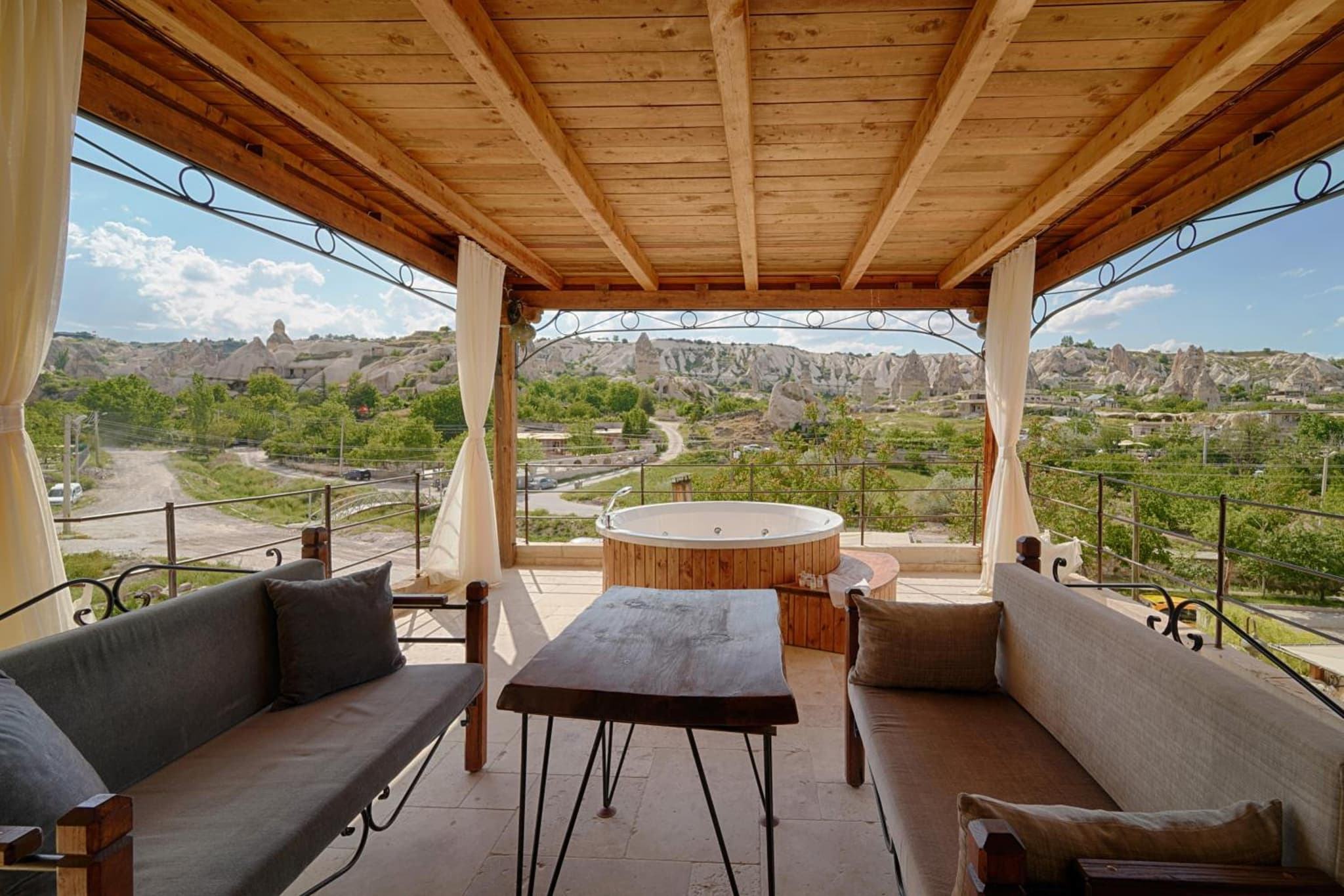 Hera Cave Suites - Image 4