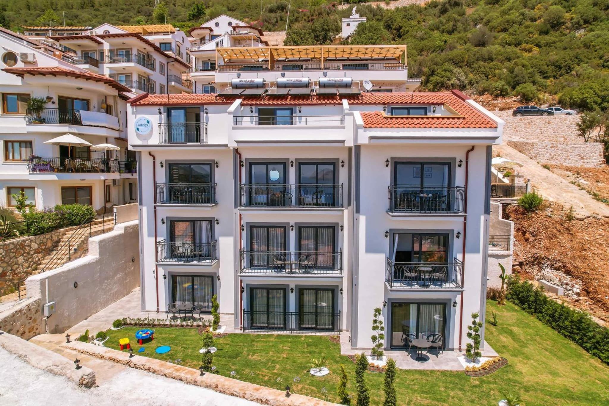Lobelya Suites - Image 1