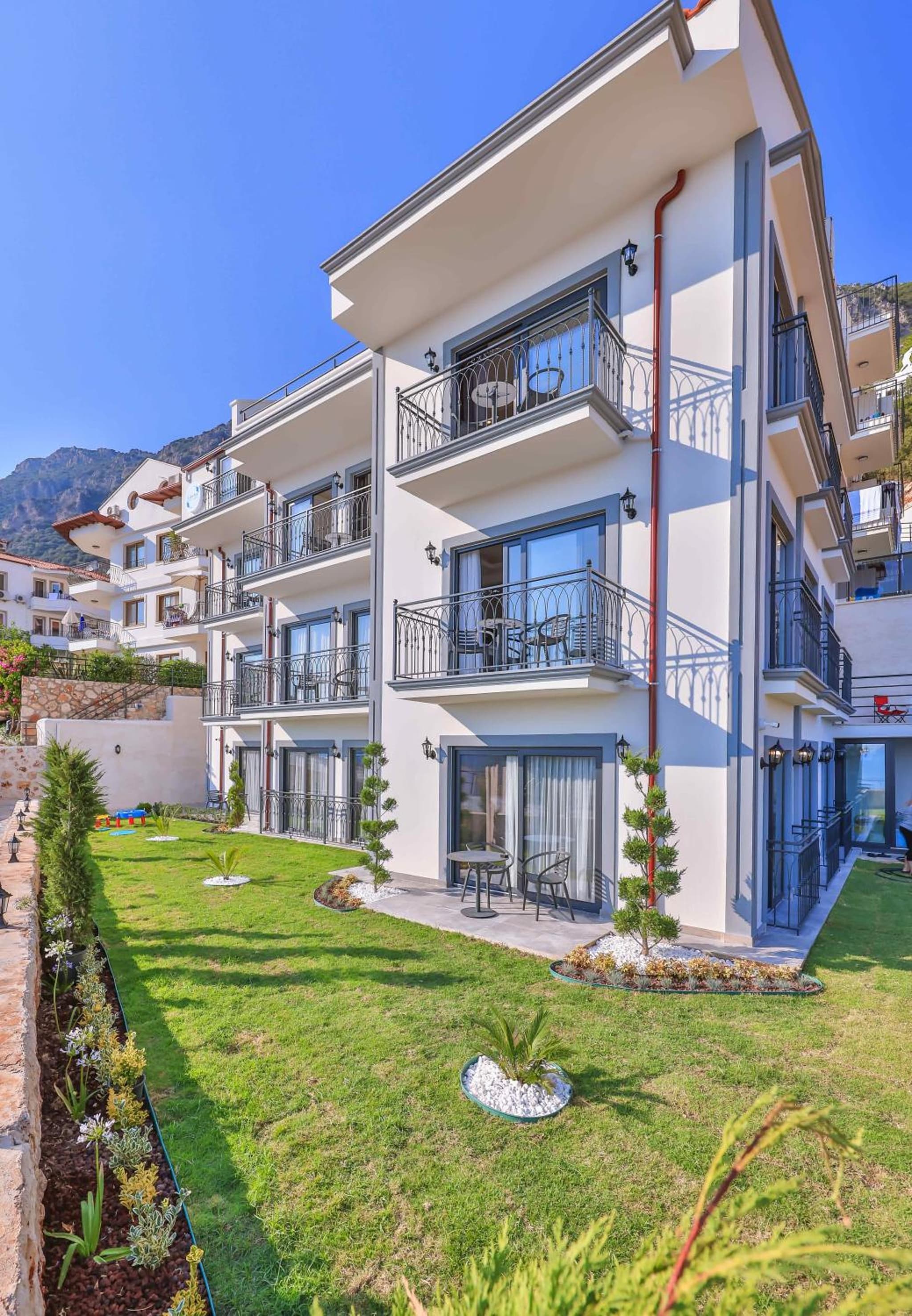 Lobelya Suites - Image 2