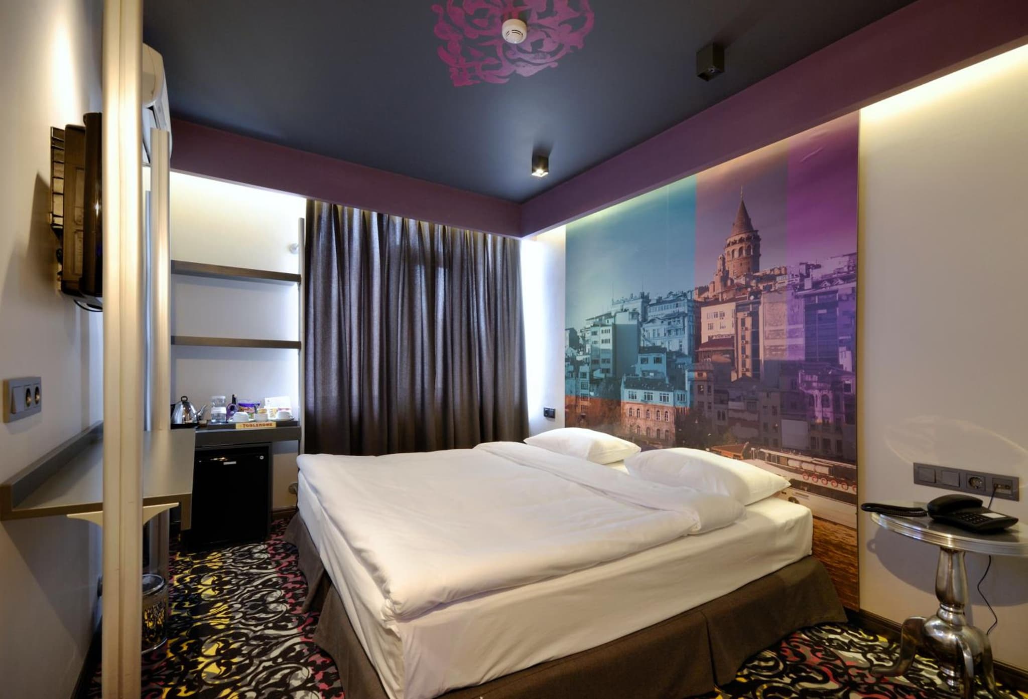 Tulip City Hotel - Image 1