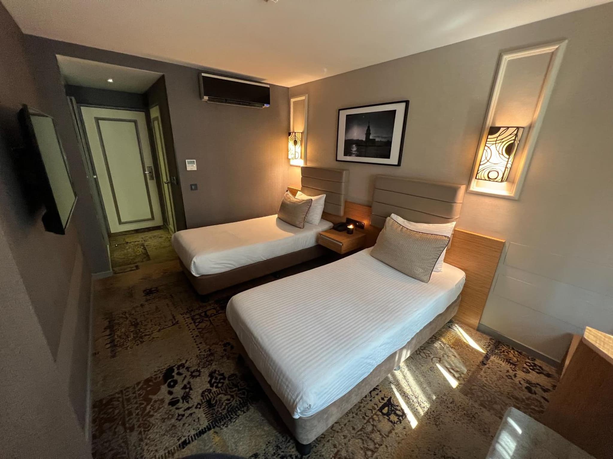 All Seasons Hotel - Image 2