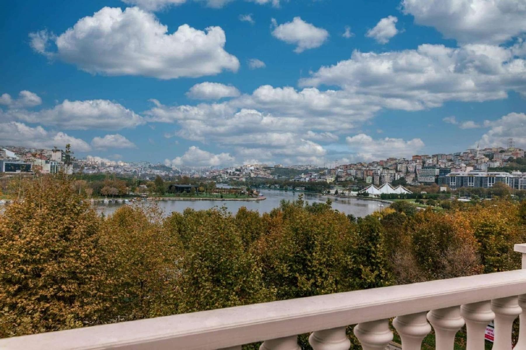Ramada by Wyndham İstanbul Golden Horn - Image 2