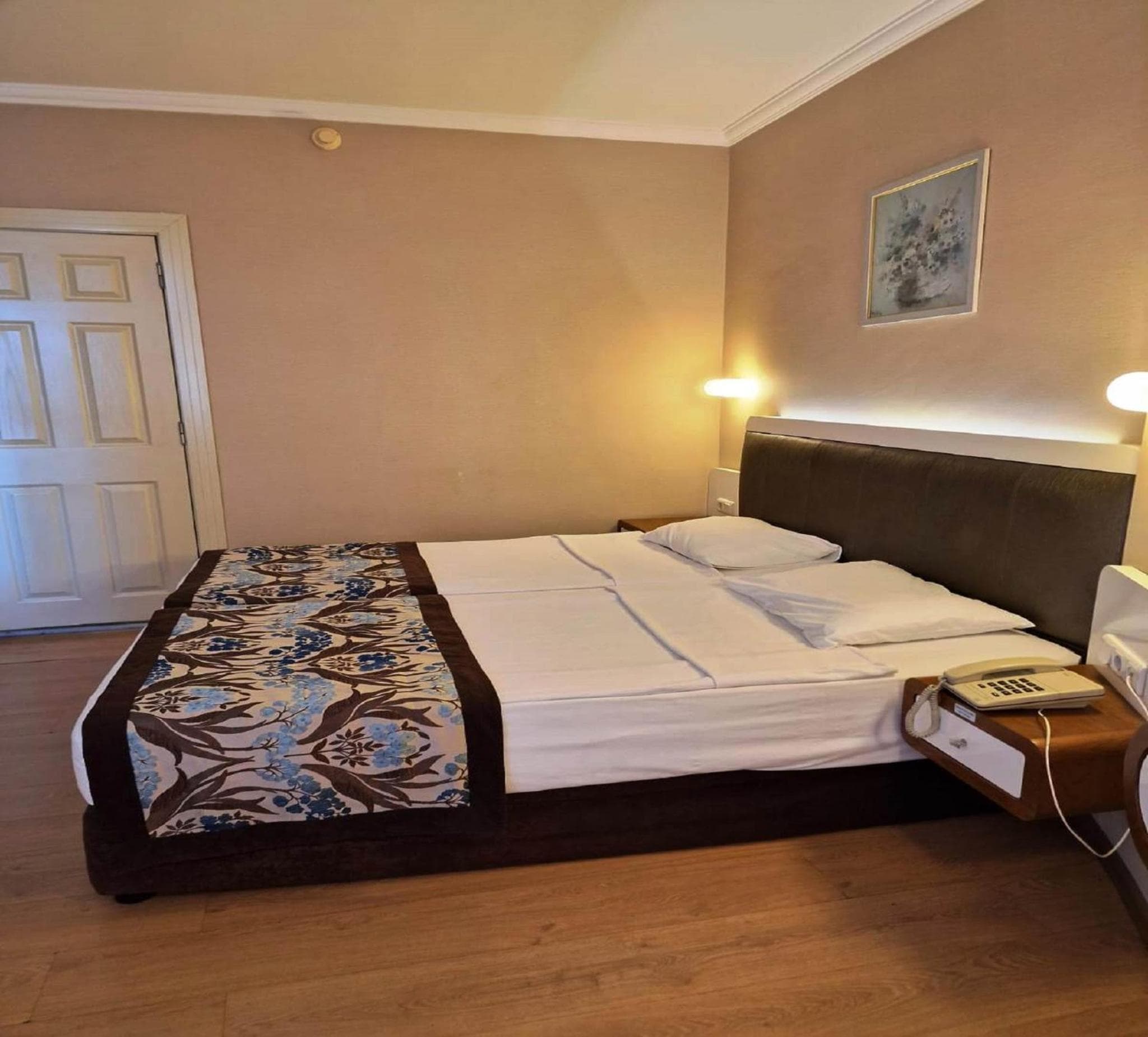 Azak Hotel - Image 3
