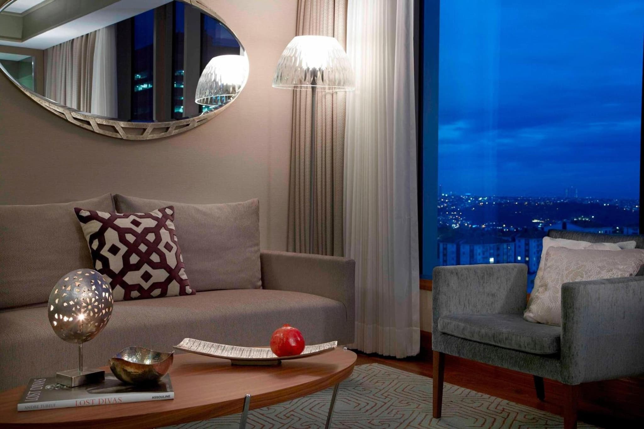 Renaissance İstanbul Polat Bosphorus Otel - Image 1