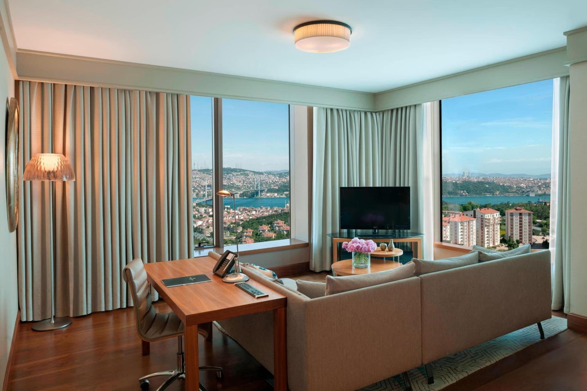 Renaissance İstanbul Polat Bosphorus Otel - Image 4