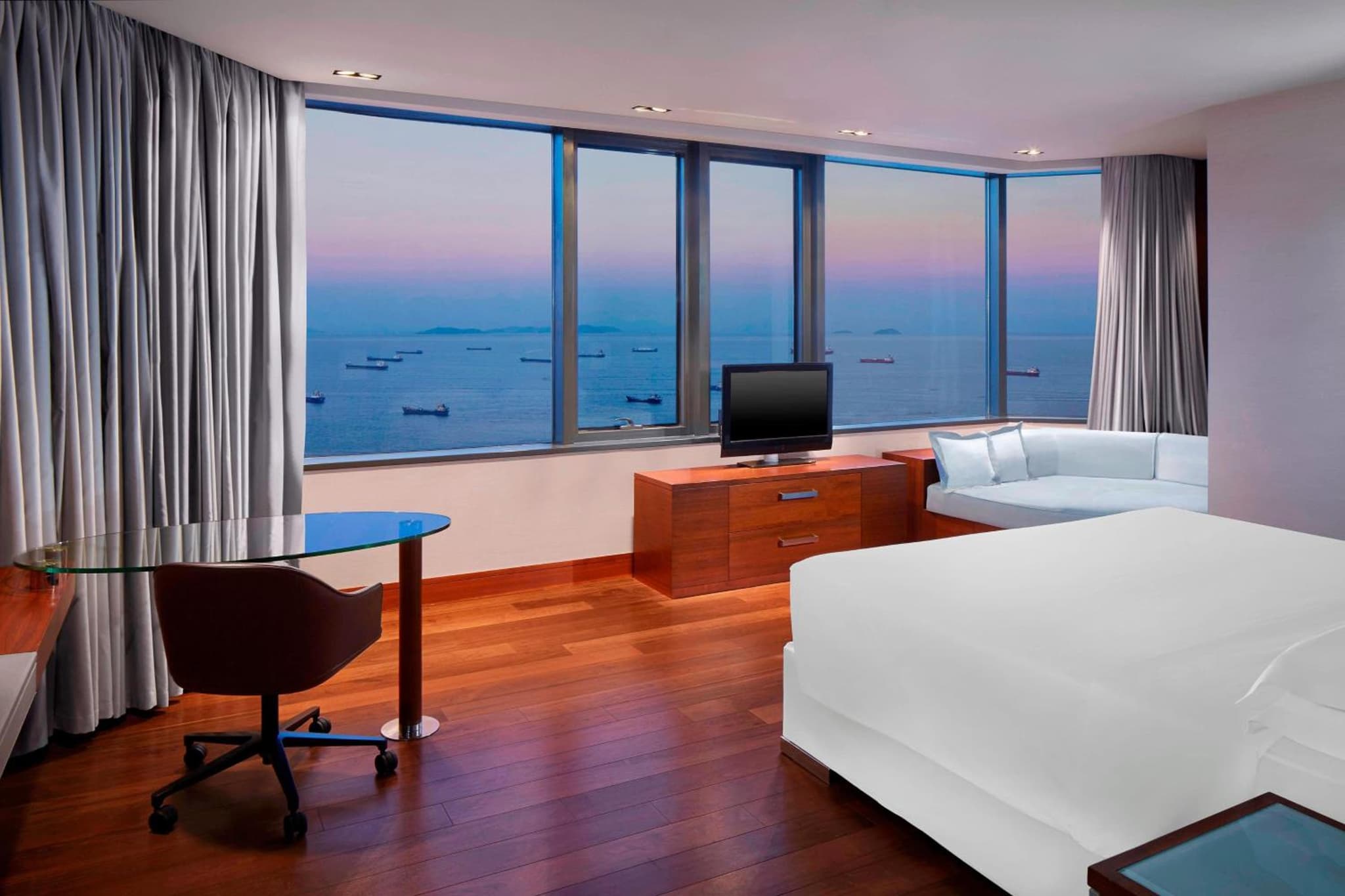 Sheraton Istanbul Atakoy Hotel - Image 2