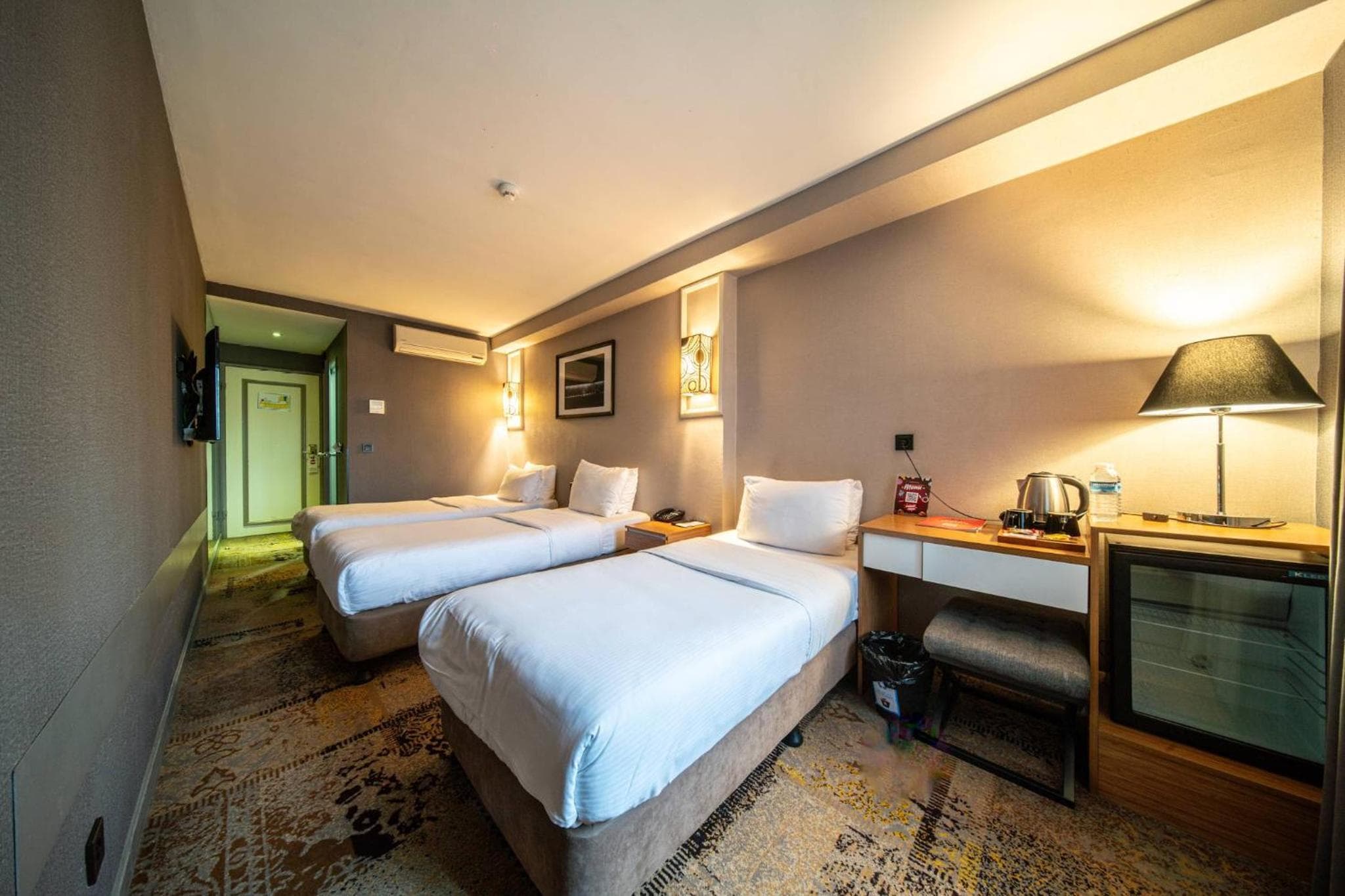 All Seasons Hotel - Image 1