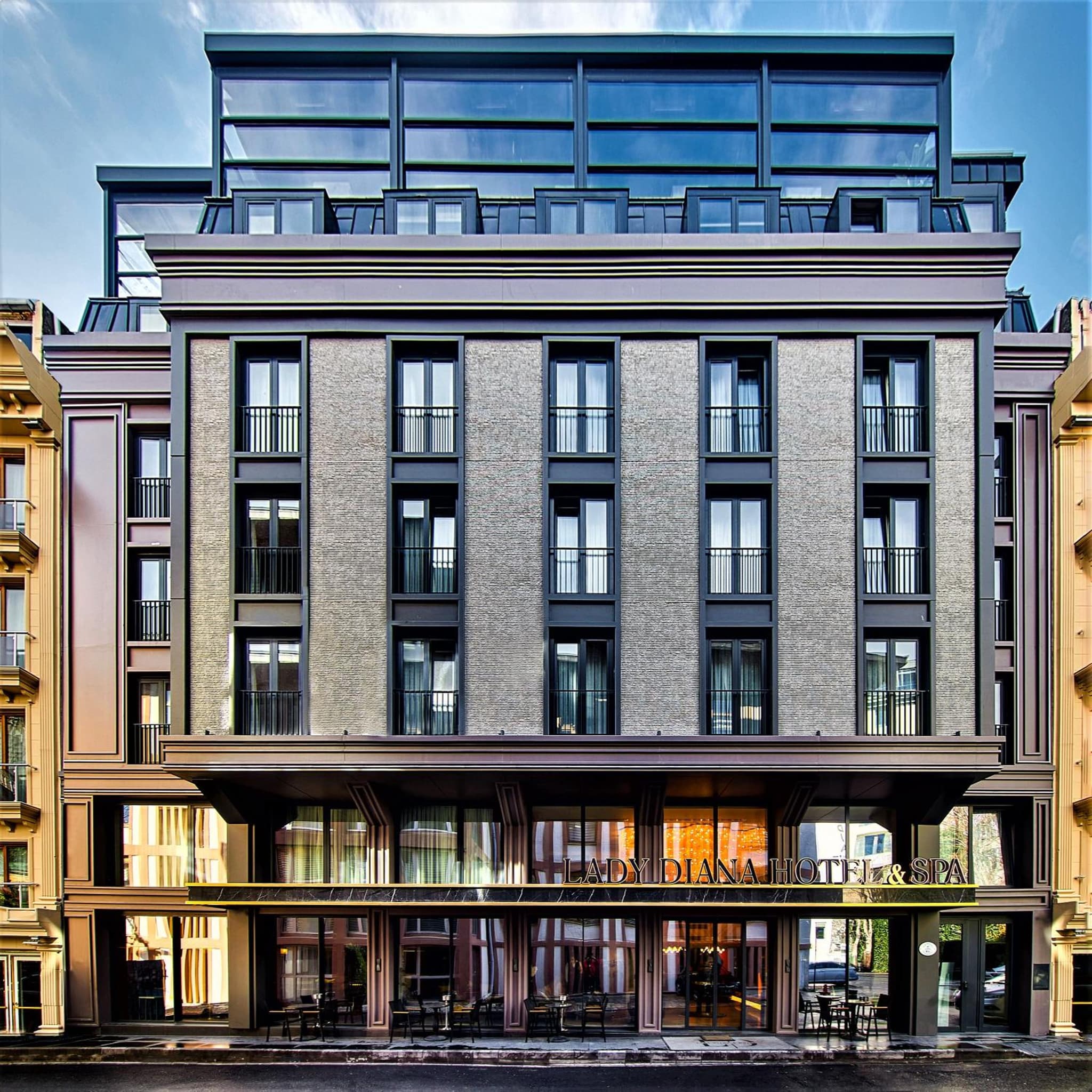 Lady Diana Hotel - Image 1