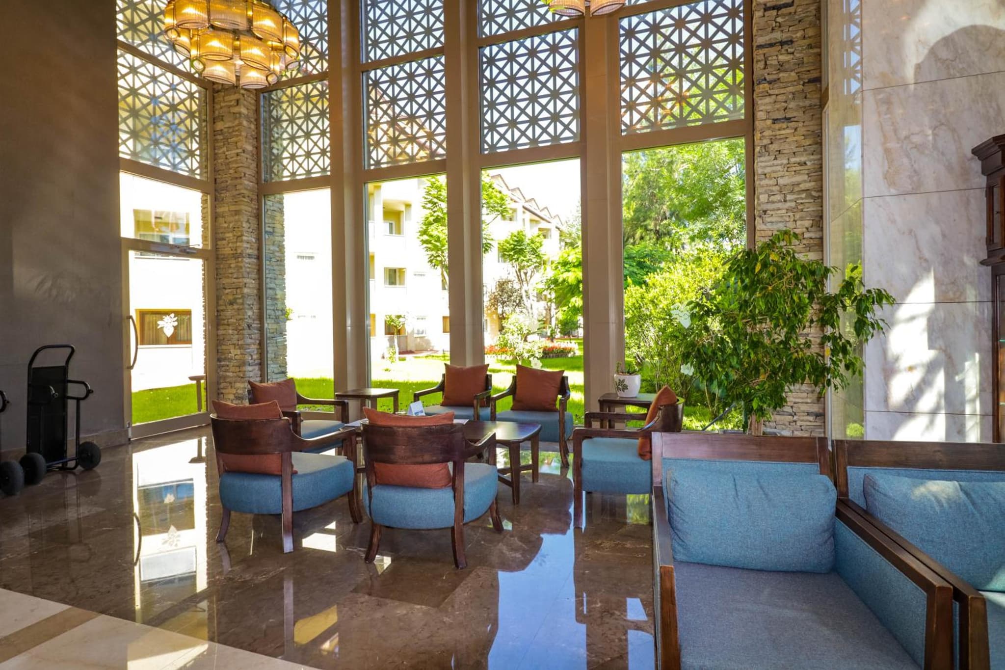 Queen's Park Le Jardin - Image 2