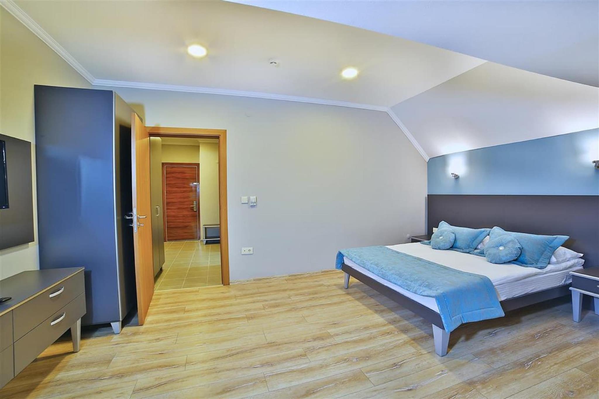 The Hera Premium Hotels - Image 4