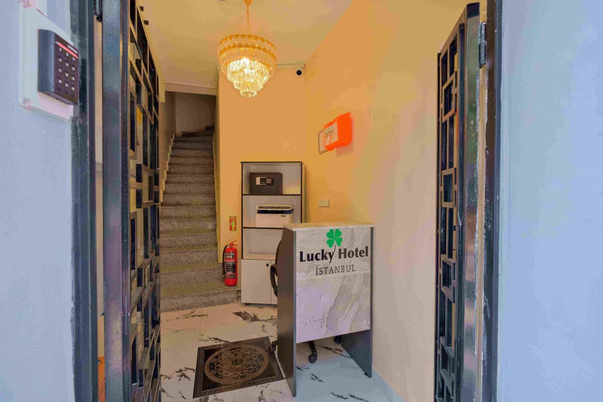 Lucky Hotel İstanbul - Image 1