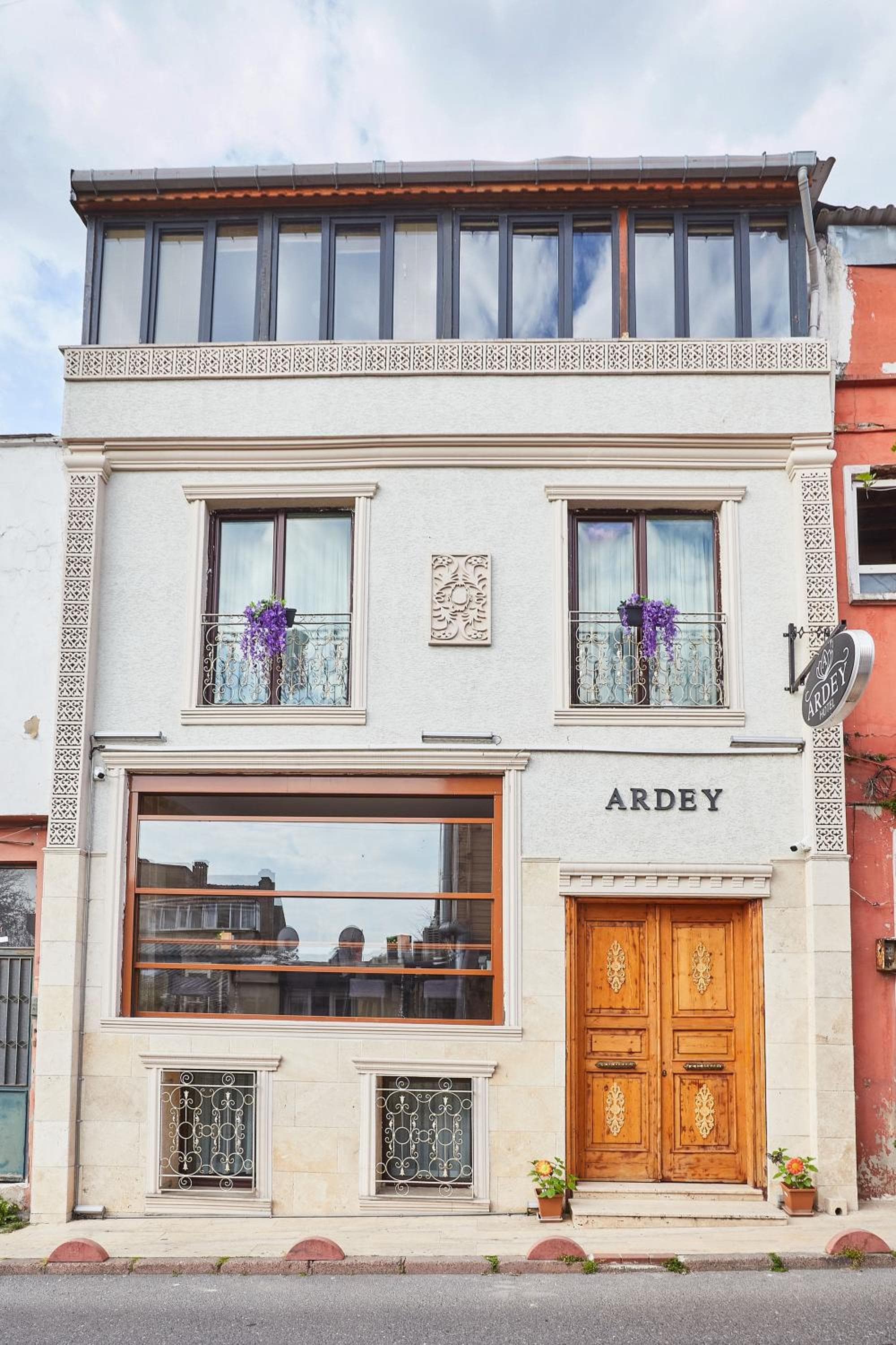 Ardey Otel - Image 1