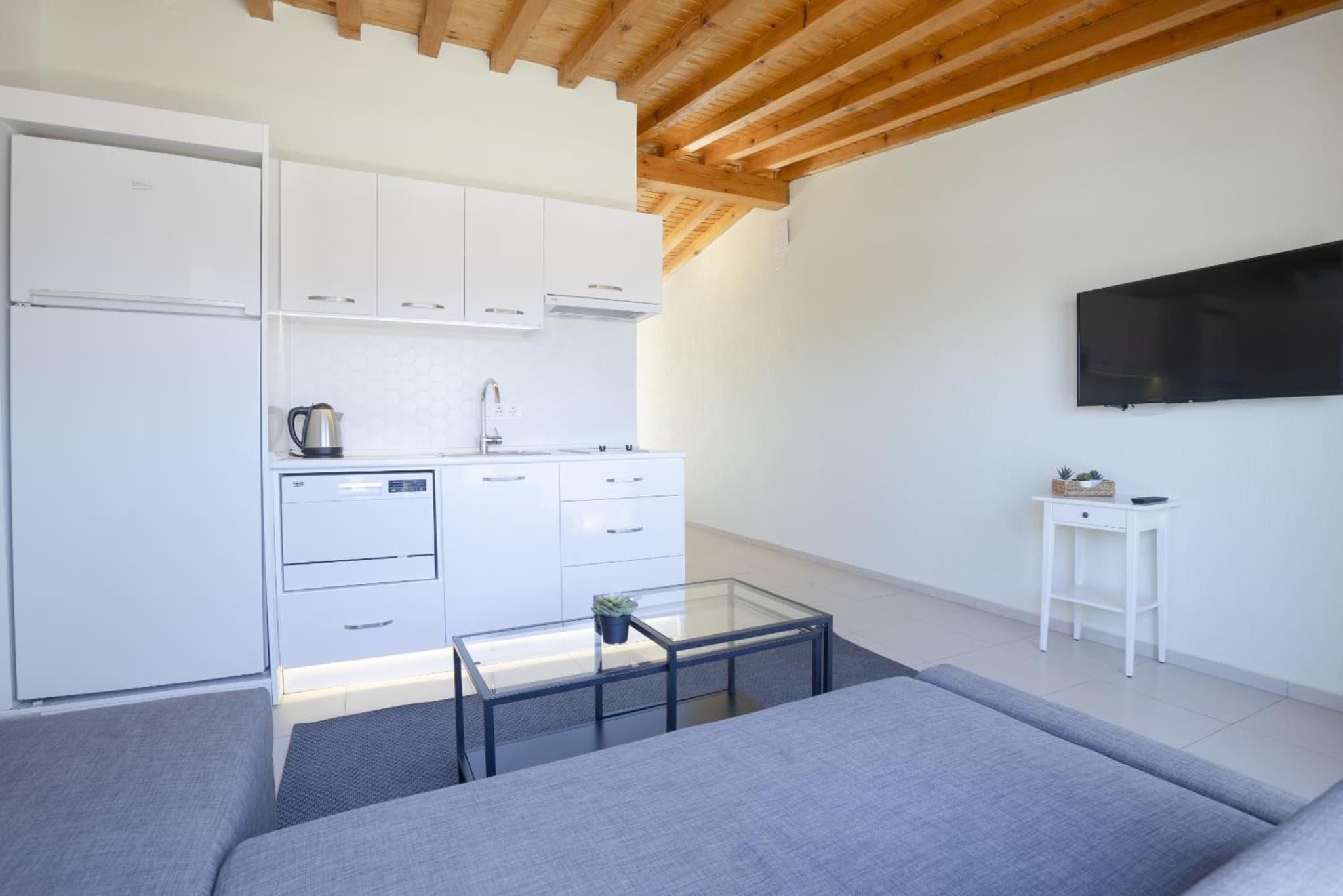 AEGEAN Apartments - Marina & Chios Island View - Image 3