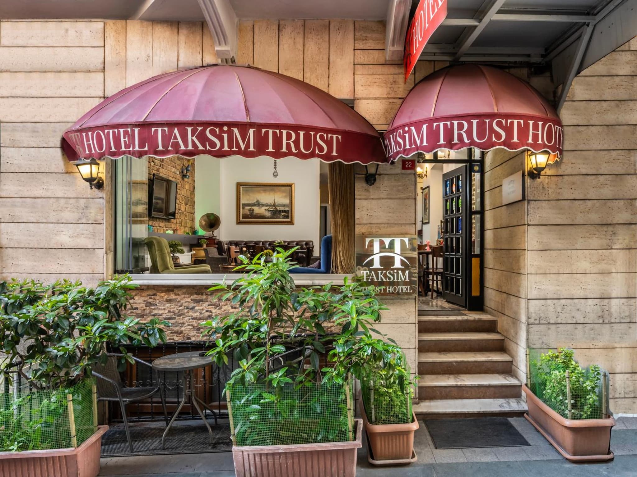 Taksim Trust Otel & Süitler - Image 1
