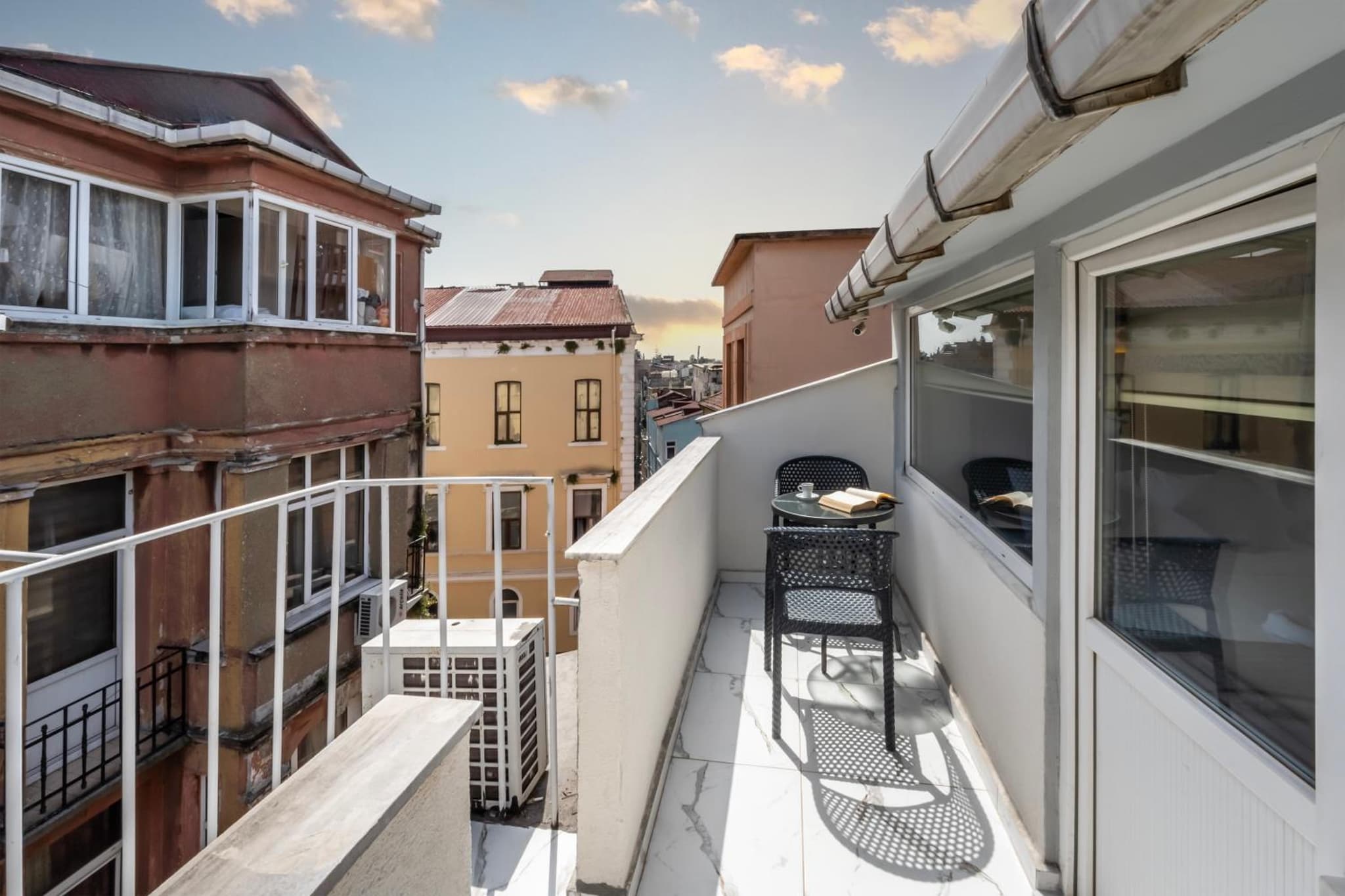 Taksim Trust Otel & Süitler - Image 2