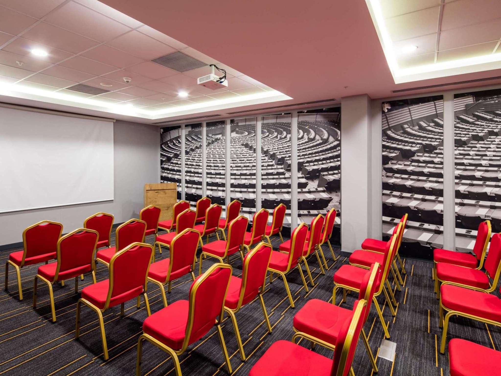 Ibis İstanbul West - Image 1