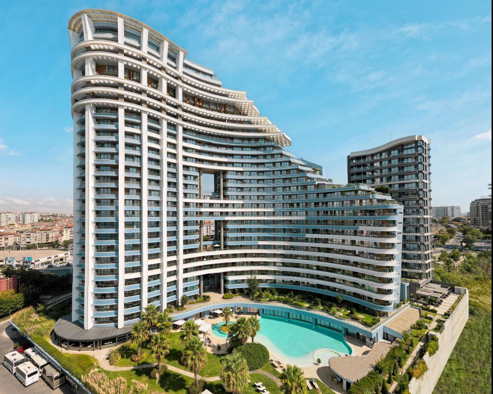 Radisson Blu Otel İstanbul Ottomare - Image 1