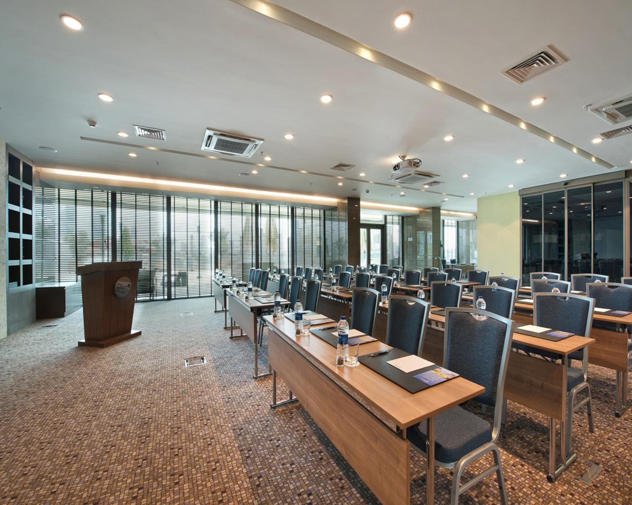 Radisson Blu Hotel, Istanbul Sisli - Image 2
