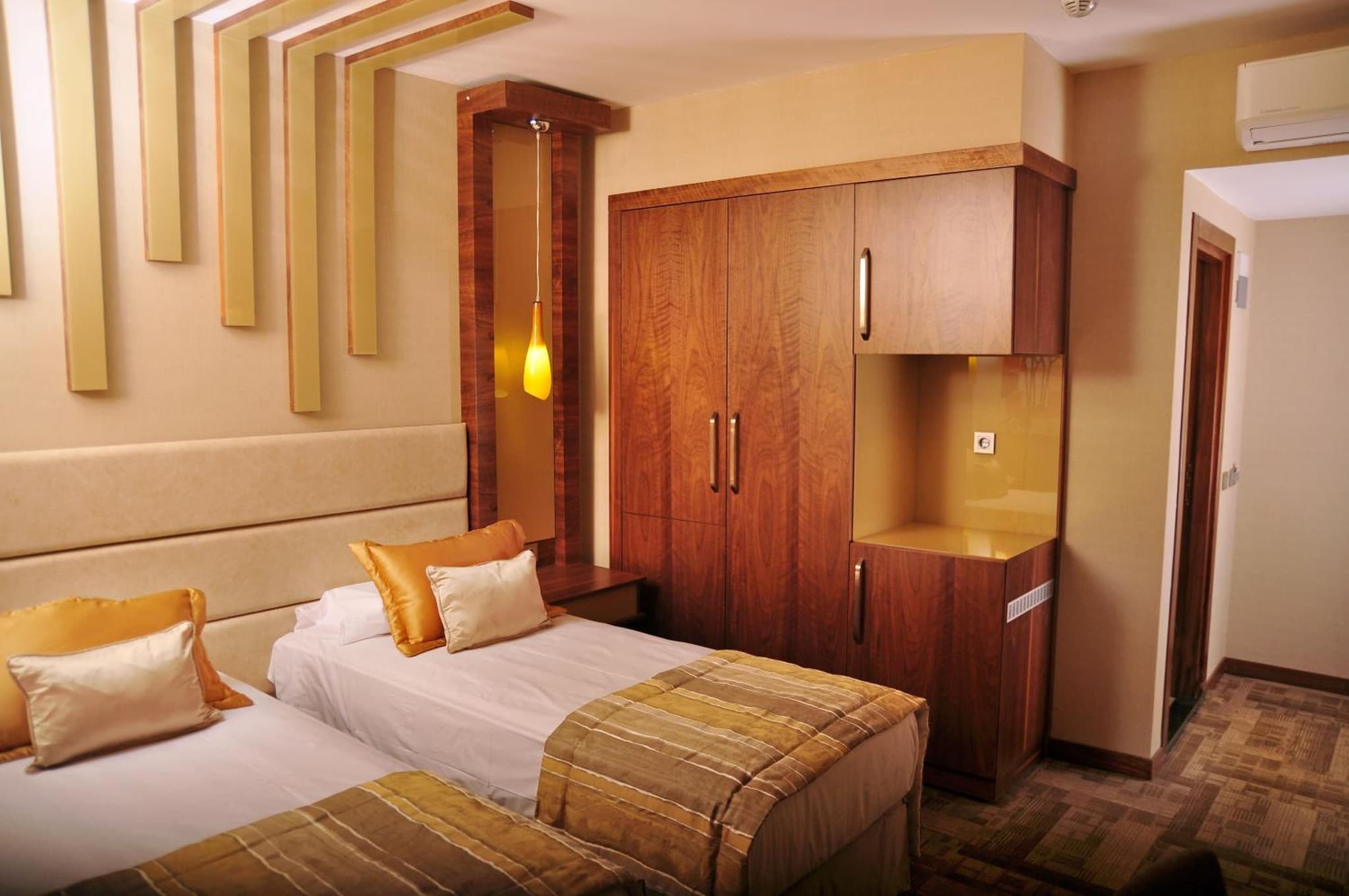 Avin Hotel - Image 3