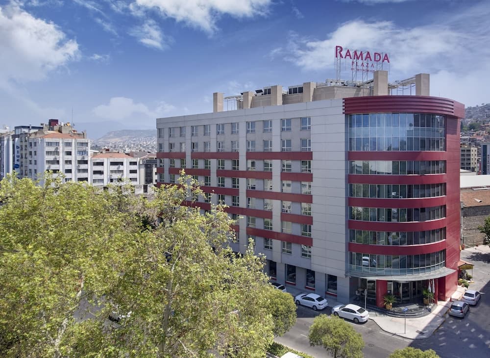 Ramada Plaza by Wyndham İzmir - Image 1