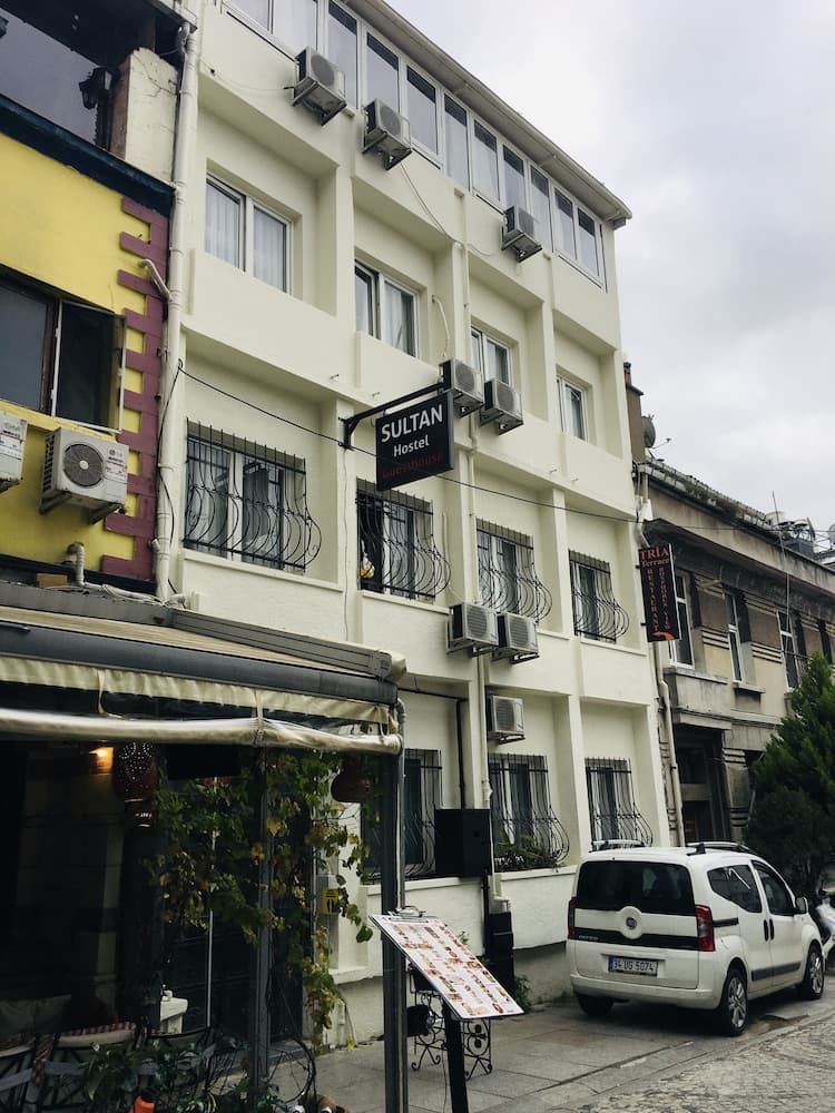 Sultan Hostel & Guesthouse - Image 1