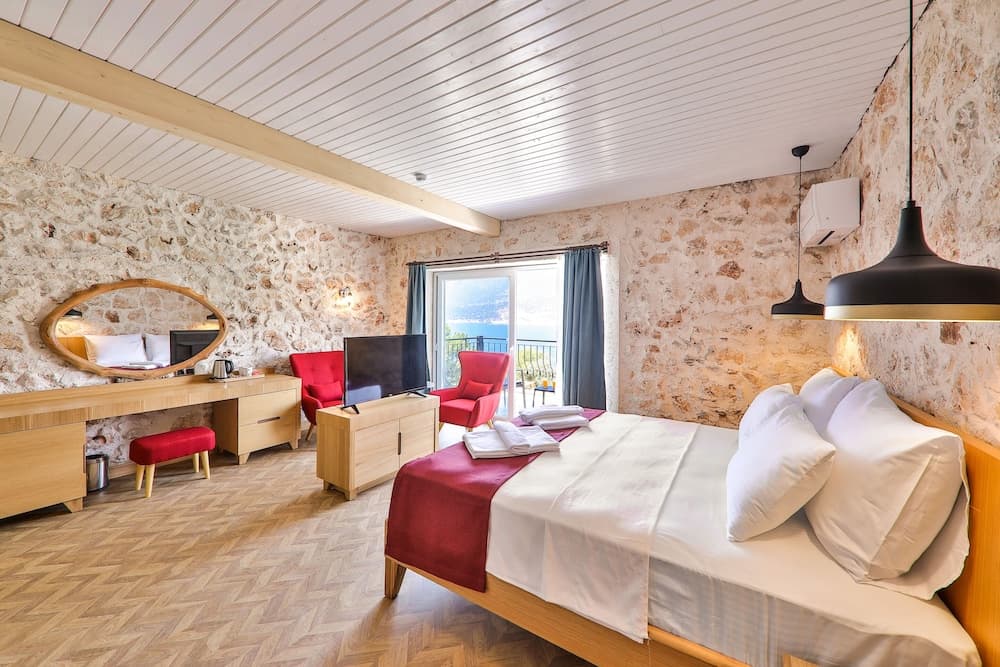 Atalante Hotel - Image 2