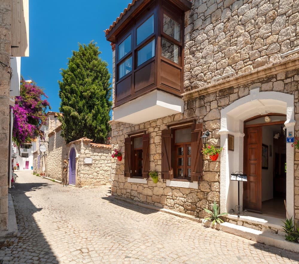 Flores Hotel Alaçatı - Image 1
