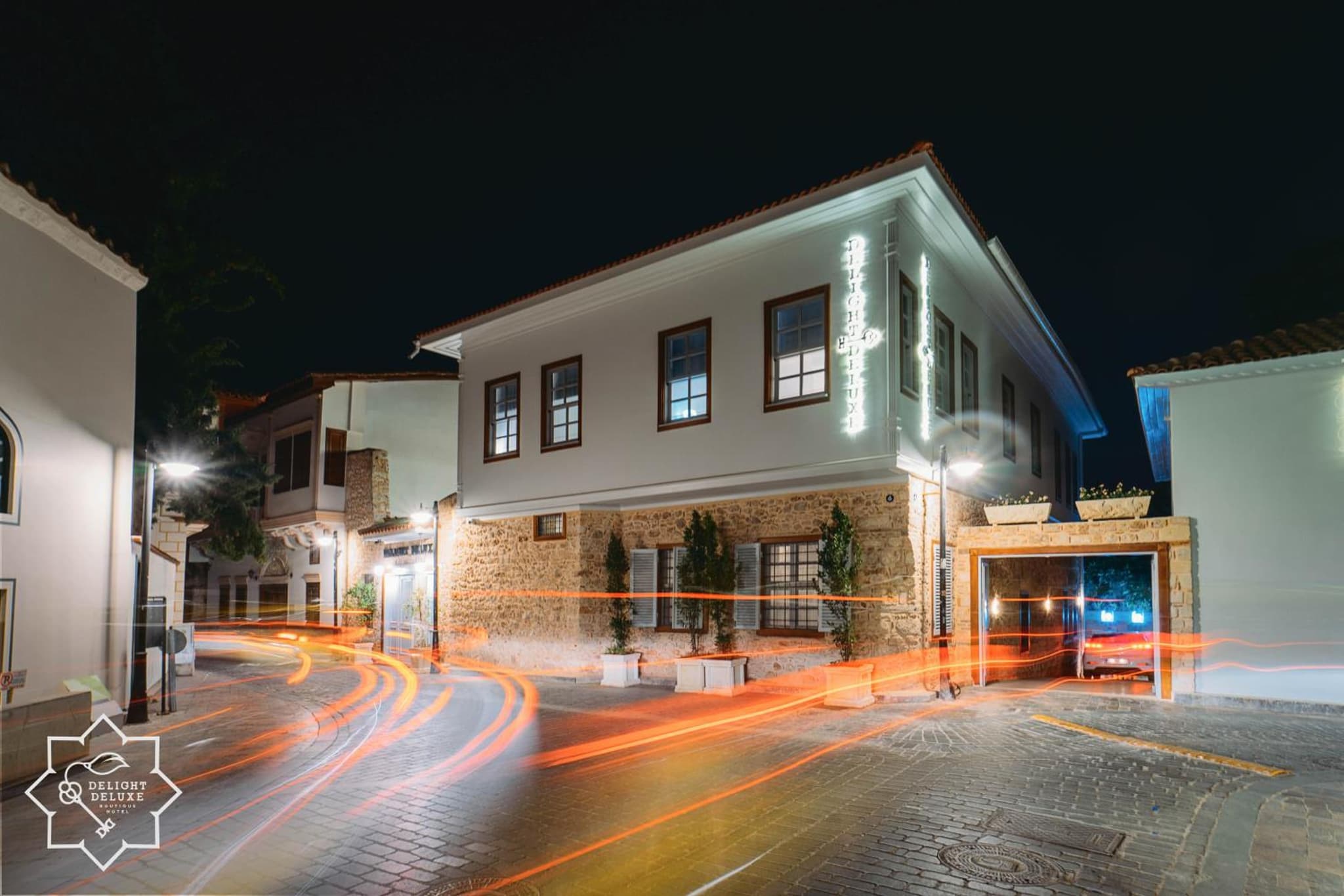 Delight Deluxe Hotel - Image 1