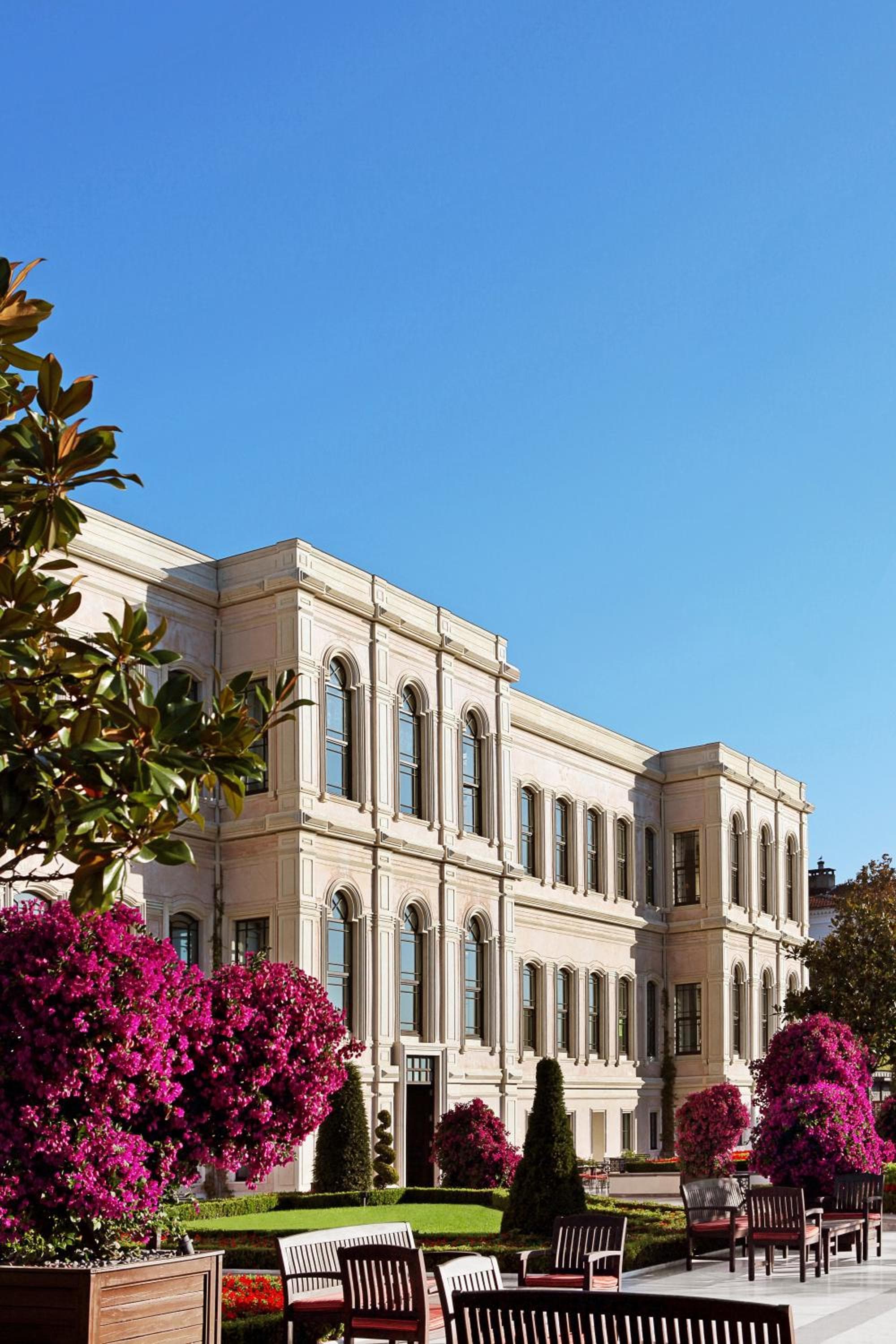 Four Seasons Hotel Istanbul at the Bosphorus - Image 2