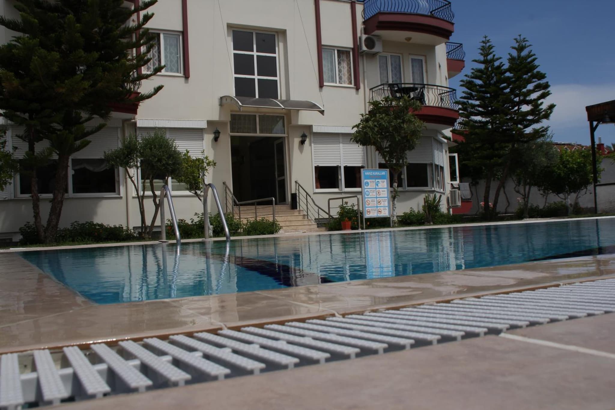 Minta Apart Hotel - Image 1
