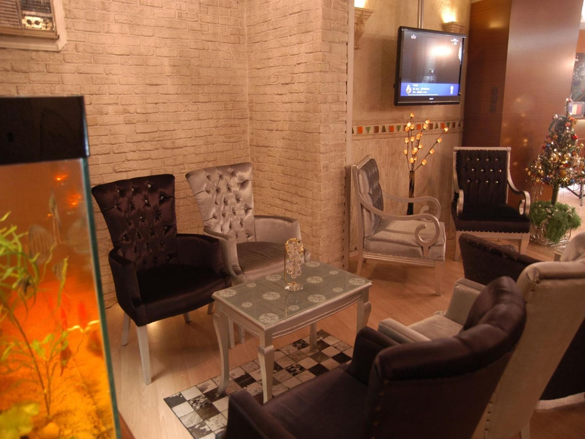 Maya Hotel - Image 2