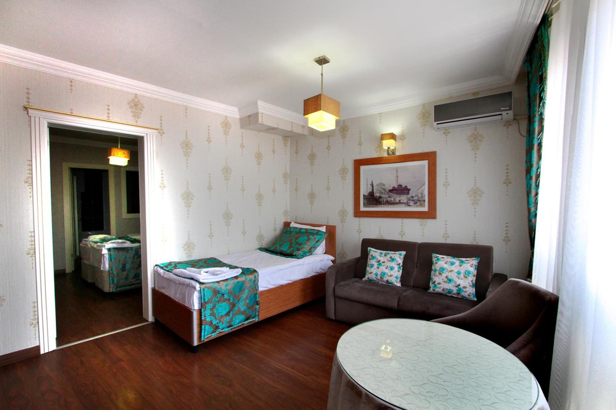 Agora Boutique Hotel & Bistro - Image 4